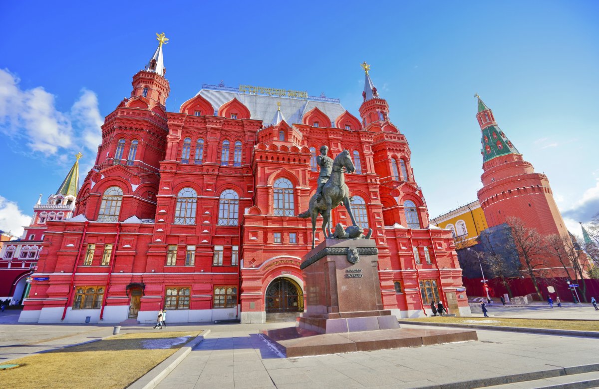 Quảng trường Đỏ là điểm du lịch nổi tiếng của Nga