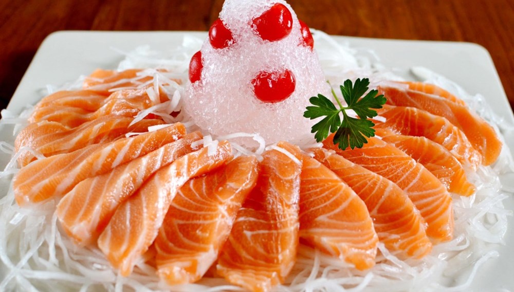 Ăn sushi cá hồi có tốt không?
